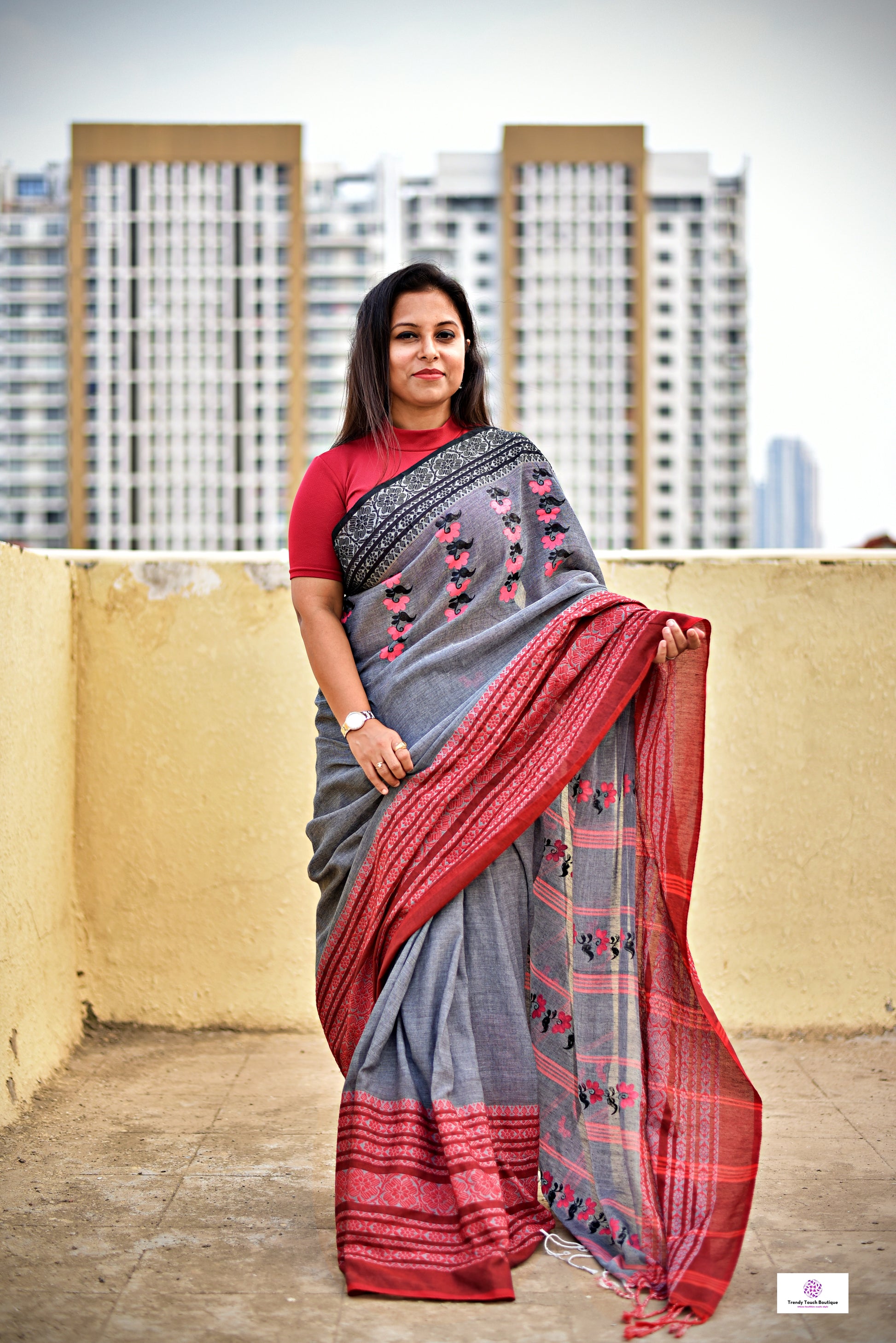 handpainted designer grey red begumpuri cotton handloom saree for formal and casual events and office meetings wedding and marriage function best price with blouse piece