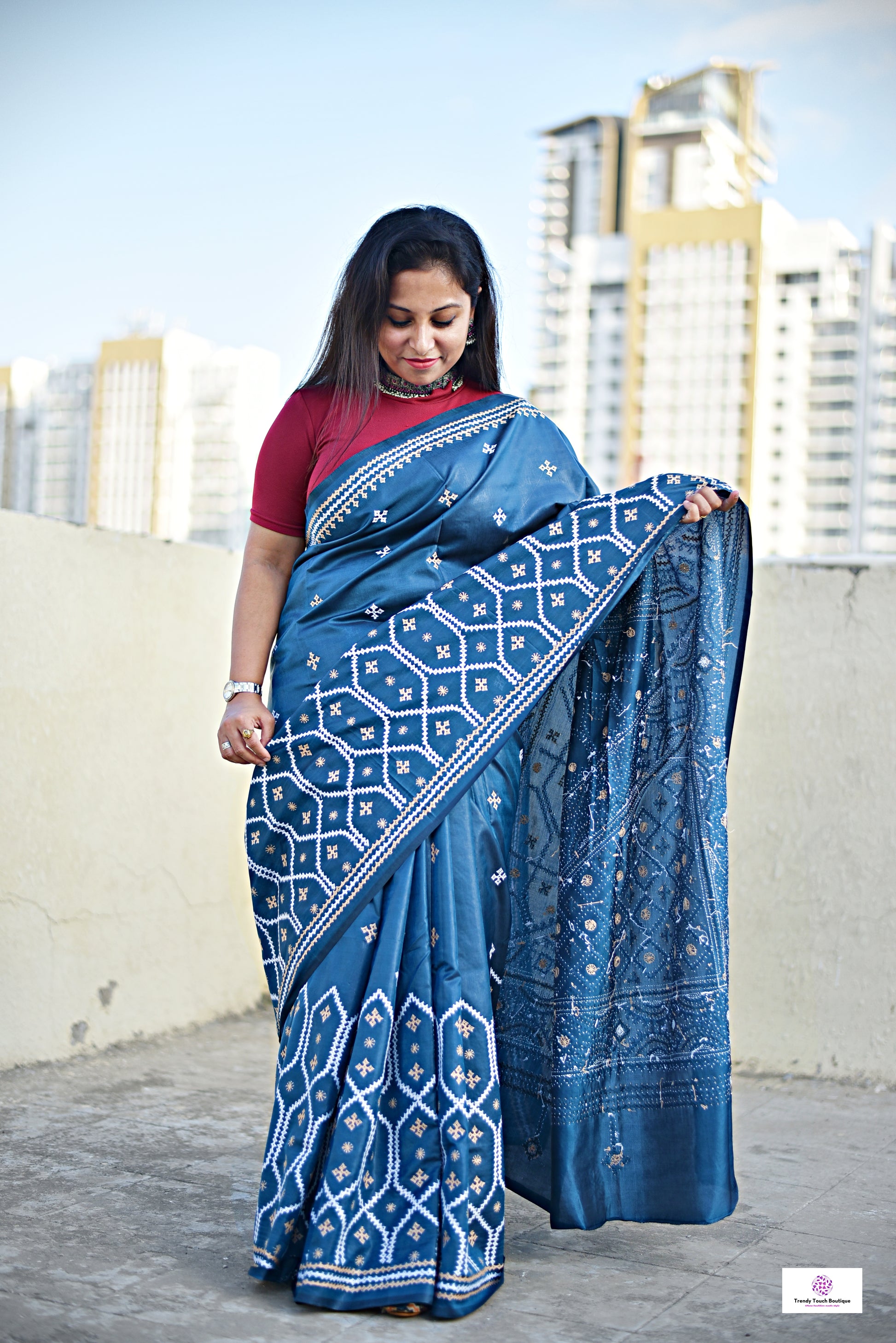 blue kutch handembroidered designer blended bangalore silk saree for wedding and festive wear lightweight best fabric with blouse piece and best price