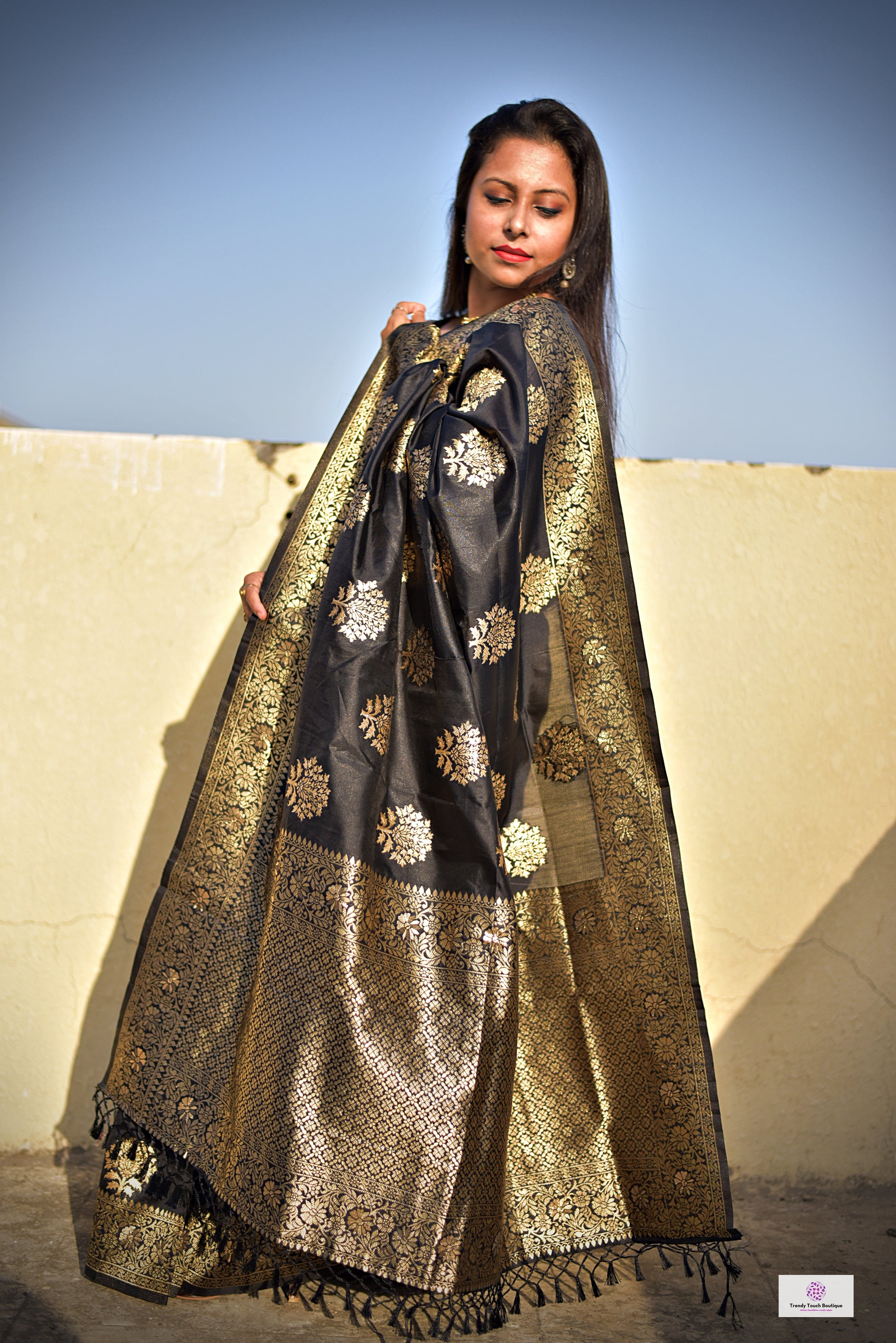 black banarasi silk wedding bridal wear saree with blouse piece online best price lightweight