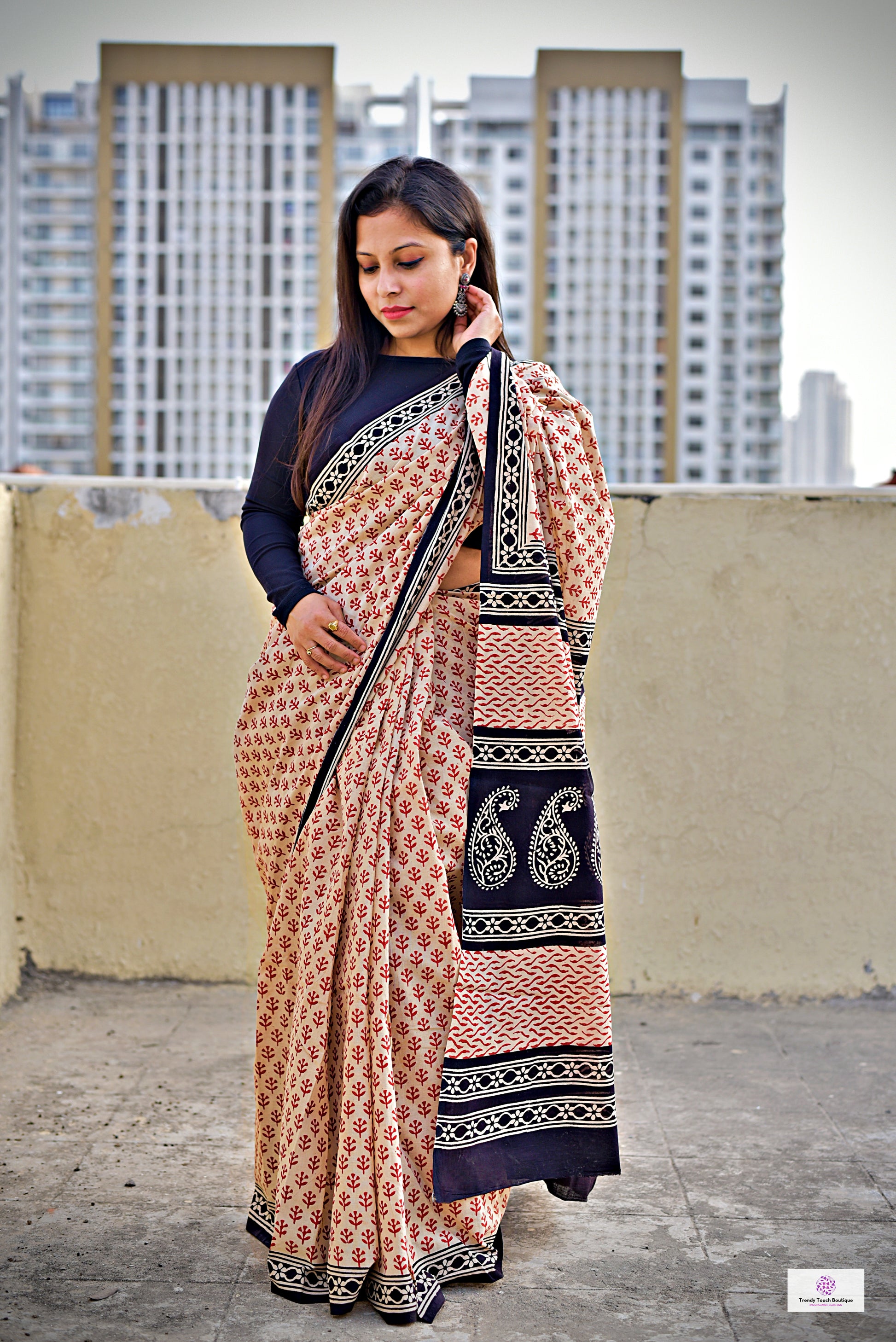 mulcotton handblock print best summer fabric office wear and everyday wear saree online best price with blouse piece black red and beige soft 
