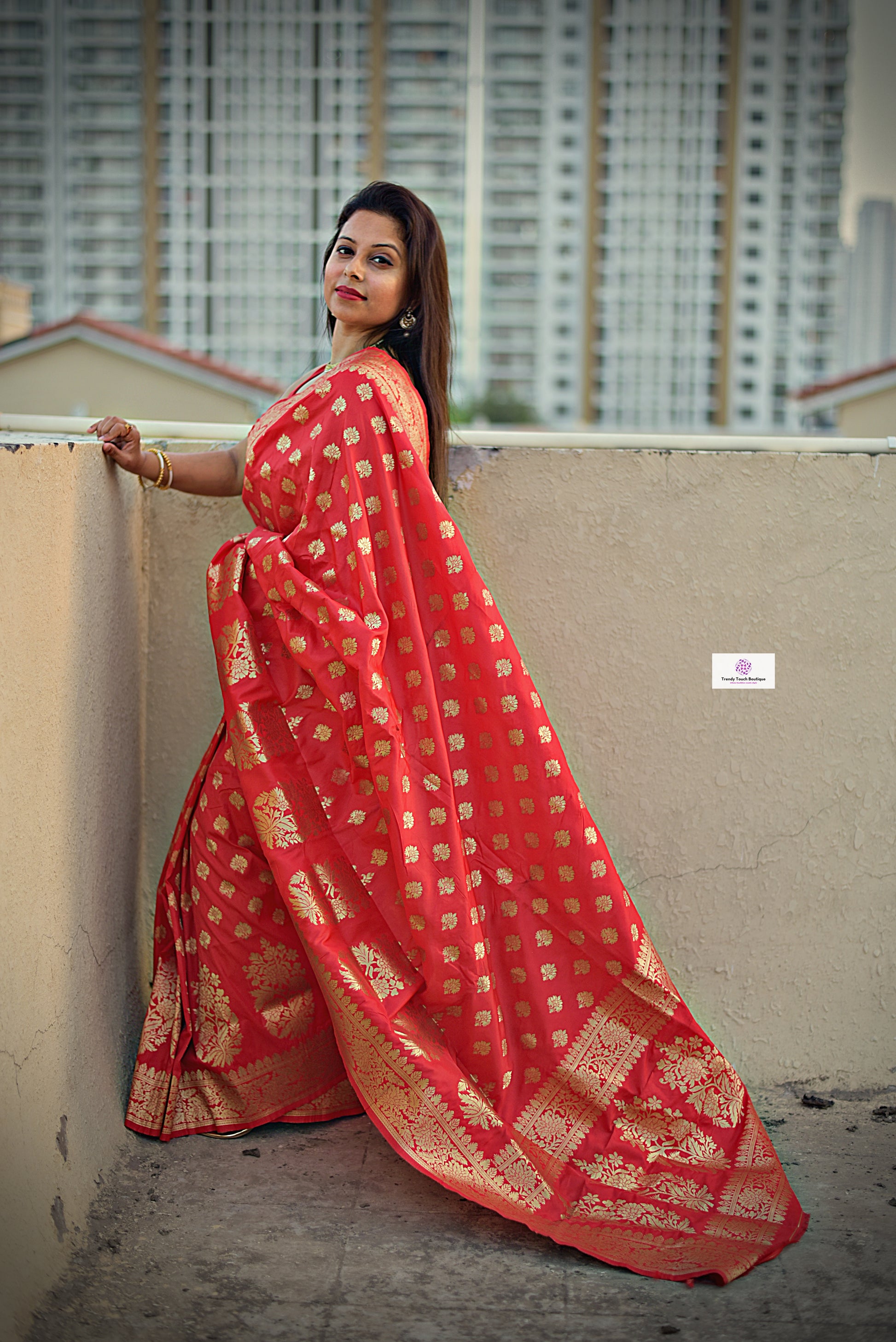 red banarasi silk zari work sare wedding wear marriage function party wear saree affordable price