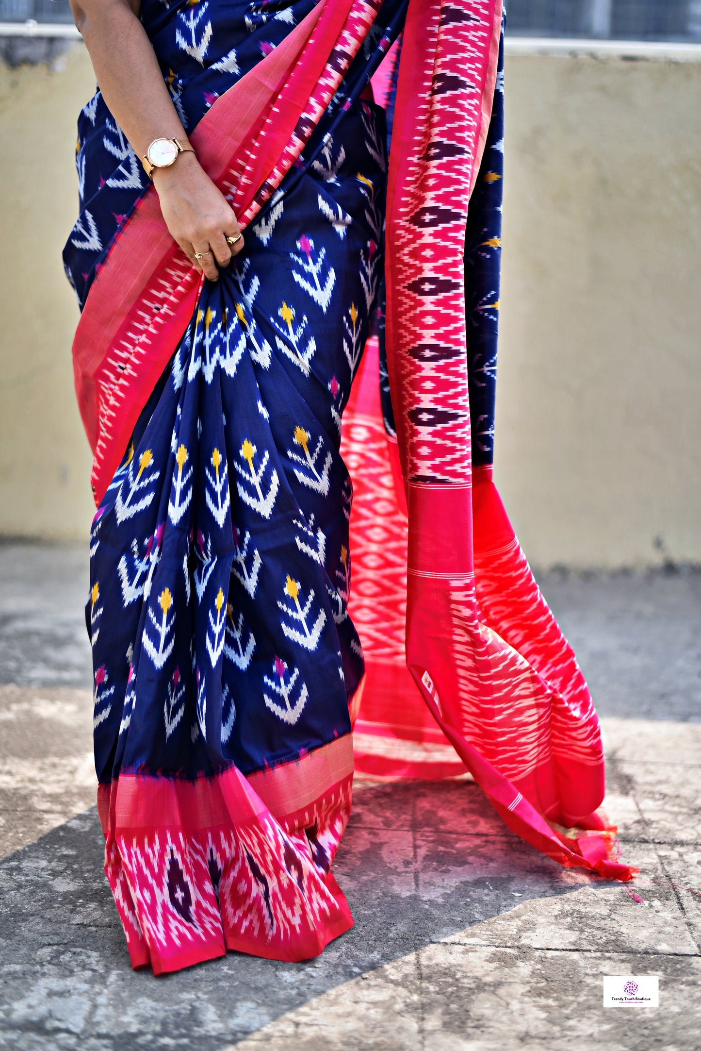 Abhro – Pochampally Ikkat Handloom Pure Silk (with Silk Mark)